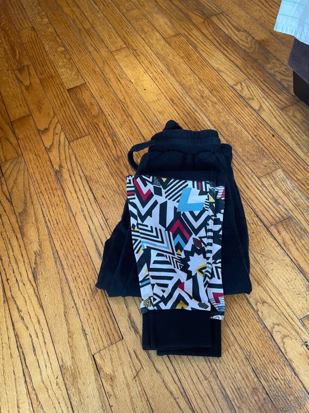 Black Ribbed Sweatshirt or Sweatpants with Drawstring - Official Label - Picture 2 of 3